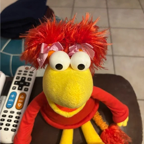 Vtg. Jim Hensen Fraggle Rock Muppet Red and Yellow Plush Toy - Picture 2 of 4